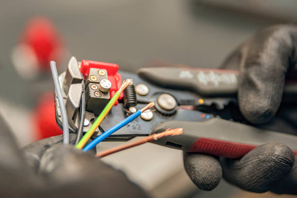 Best 24-Hour Electrician  in North Lindenhurst, NY