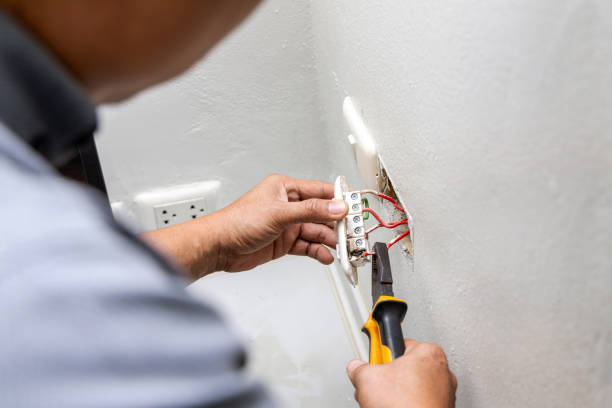 Best Electrical Contractors for Businesses  in North Lindenhurst, NY